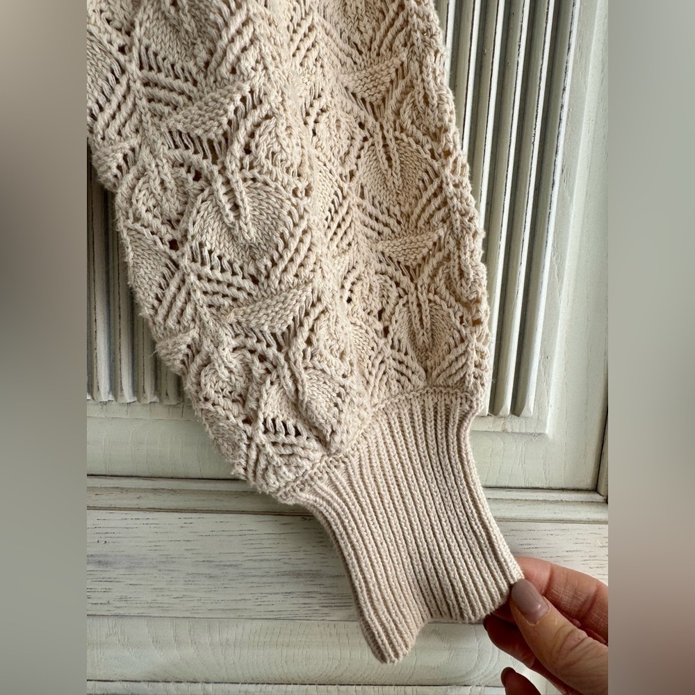 LINE & DOT Women’s Cream Knit Crochet Ruffle Sweater Size Small - Picture 9 of 15